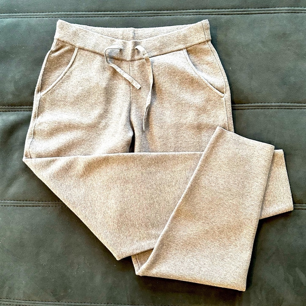 NWT Banana Republic Grey Knit Pants